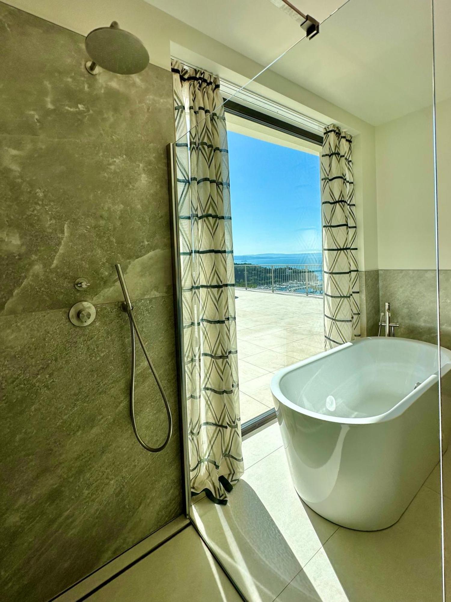 Maximilian Aparthotel 3*
