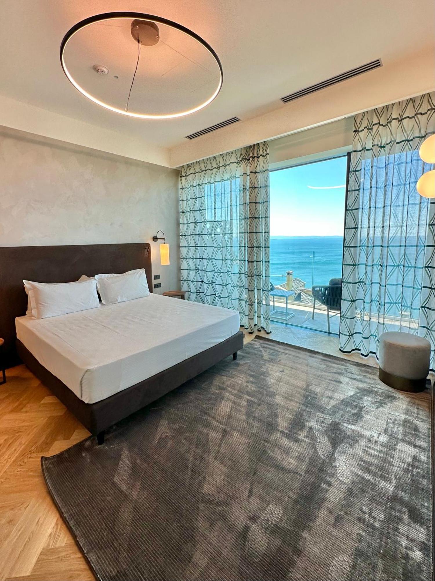 Aparthotel Maximilian Trieste