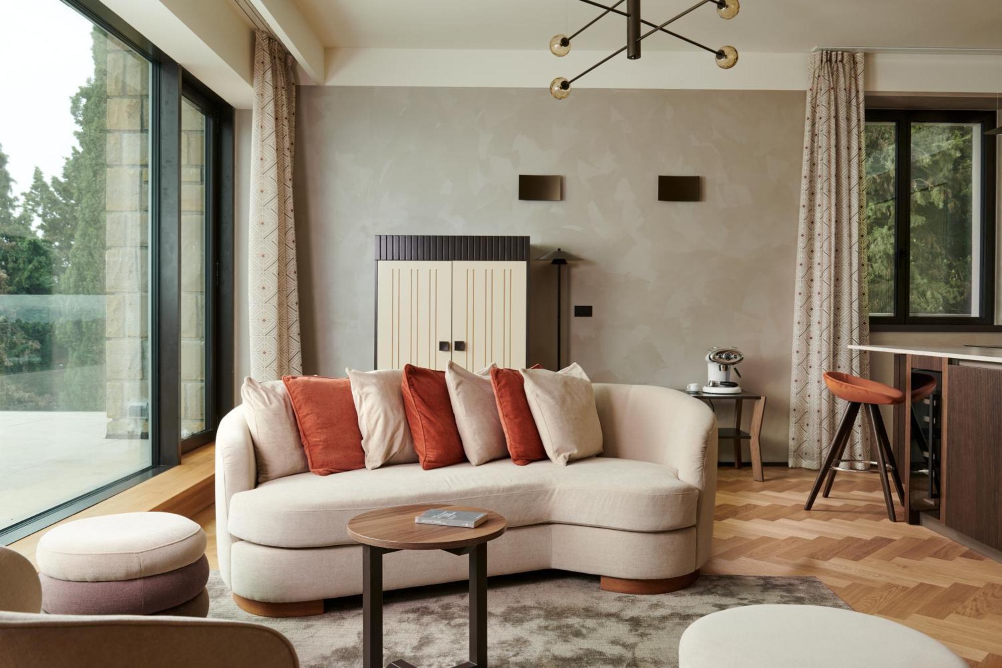 Maximilian Aparthotel
